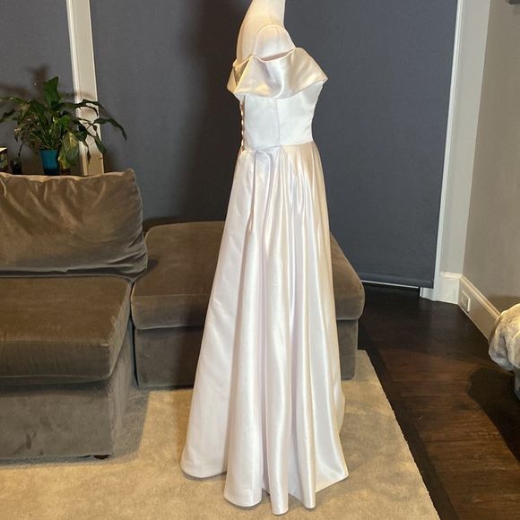 Women’s Beautiful White Off the Shoulder Party Wedding Dress Corset Back Size 10 - Picture 7 of 12